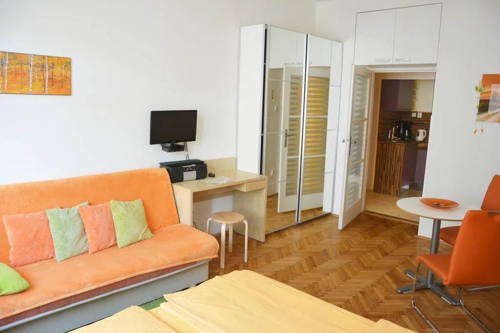 Apartmany Machek Прага Экстерьер фото